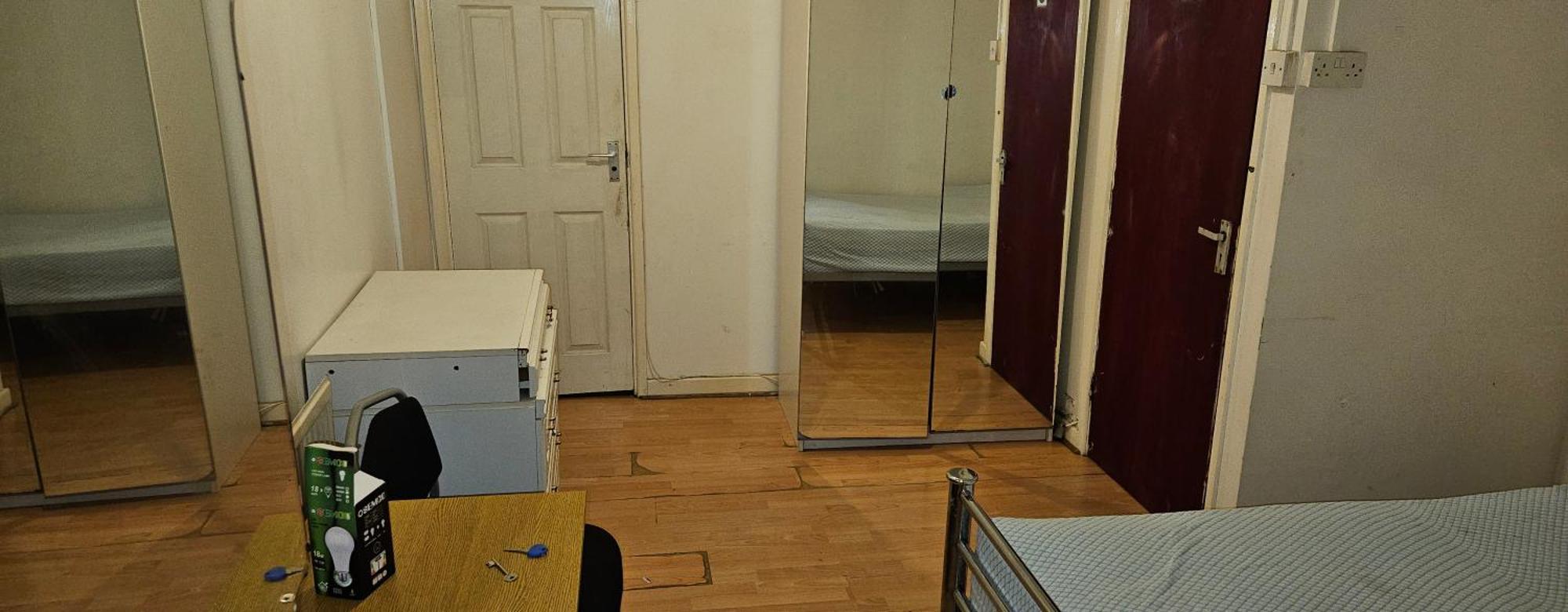 No Frills & Nothing Fancy 1 Bed Studio City Centre Cardiff Esterno foto