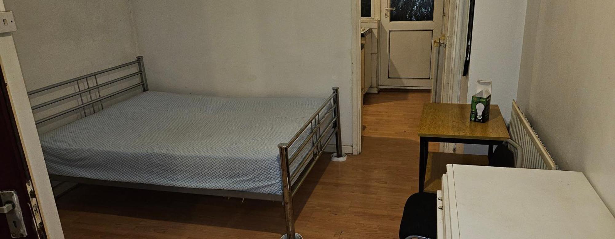 No Frills & Nothing Fancy 1 Bed Studio City Centre Cardiff Esterno foto